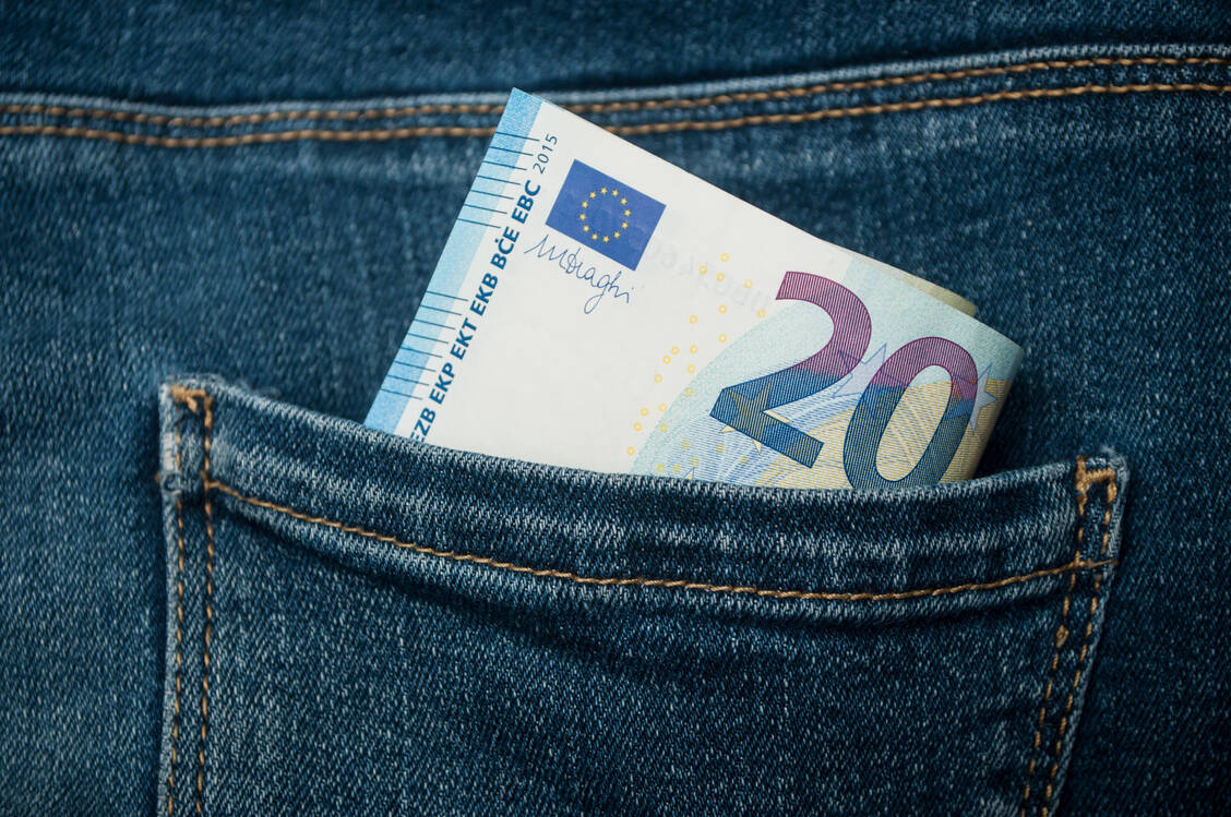Umgerechnet knapp 20 Euro, also ein relativ geringer Betrag, reichte in einer schwedischen Studie als Anreiz, um die Covid-19-Impfrate signifikant zu steigern. / Foto: Adobe Stock/pixarno