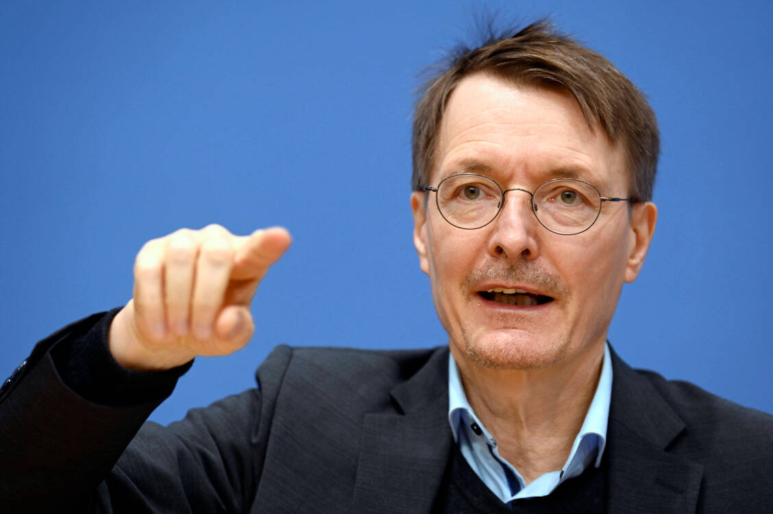 Bundesgesundheitsminister Karl Lauterbach (SPD) will den Einfluss von Fremdinvestoren im Gesundheitswesen zurückfahren. / Foto: IMAGO/Future Image
