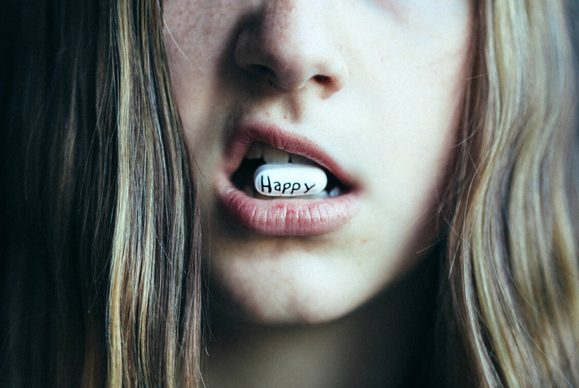 Antidepressiva wieder abzusetzen, bereitet vielen Patienten Schwierigkeiten. Die Dosis muss in sehr kleinen Schritten reduziert werden, allerdings gibt es dafür zum Teil keine passenden Formulierungen. / Foto: Getty Images/Carolyn Lagattuta