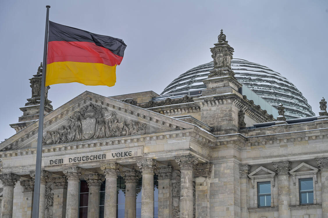 Wieder in den Bundestag einziehen konnten etliche Gesundheitspolitikerinnen und -politiker. / © IMAGO/Joko
