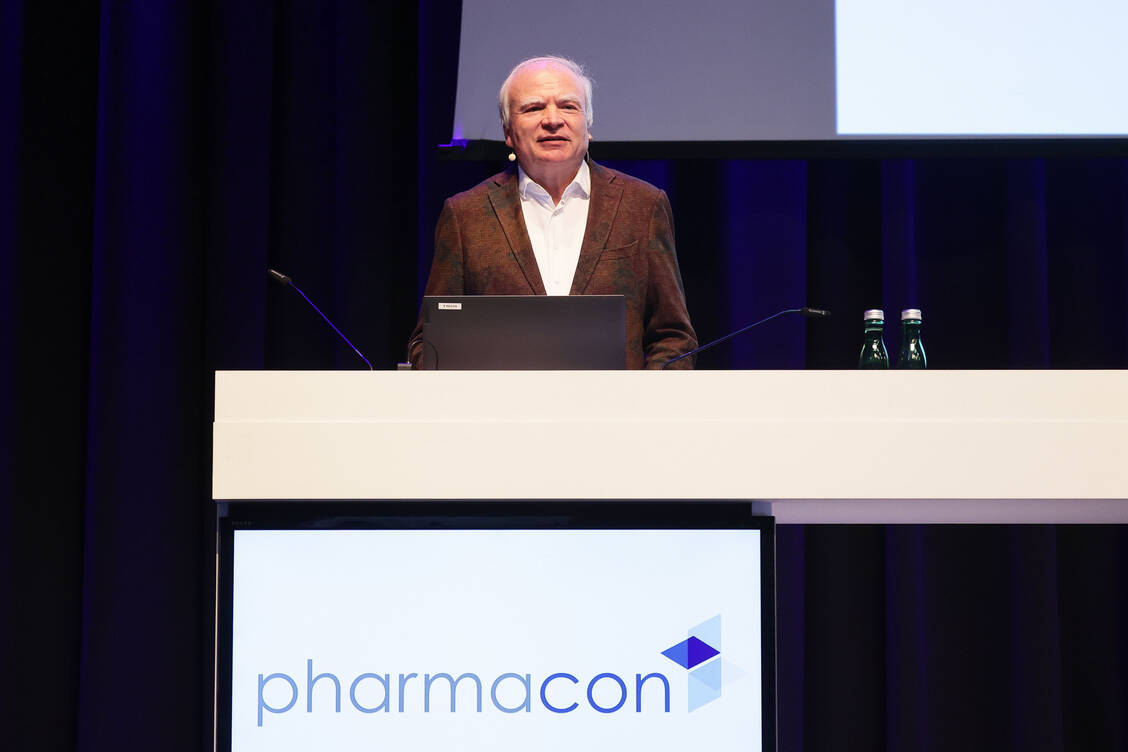 Professor Dr. Peter Ruth beim Pharmacon in Schladming / Foto: Alois Müller