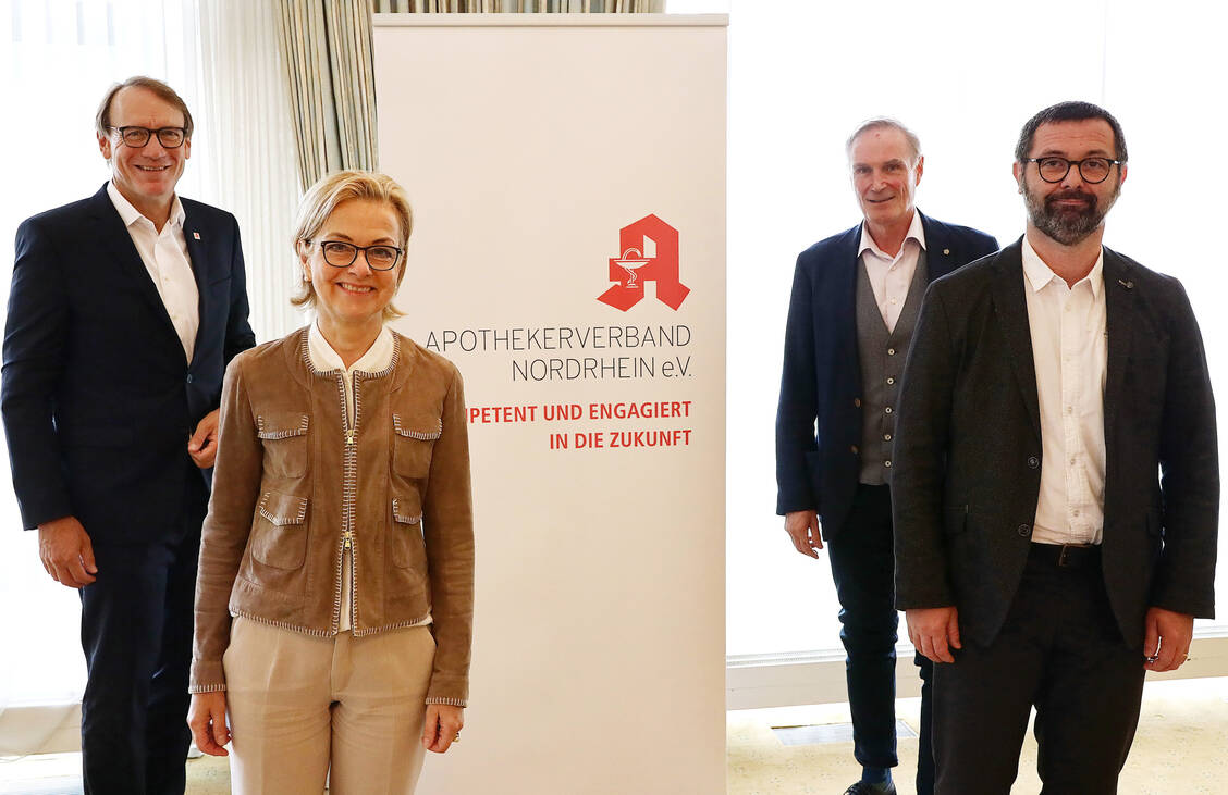 Wollen künftig noch enger zusammenarbeiten (von links): Thomas Preis und  Doris Schönwald vom AVNR sowie die beiden Vorsitzenden des Hausärzteverbands Nordrhein Oliver Funken und Jens Wasserberg.  / Foto: AVNR