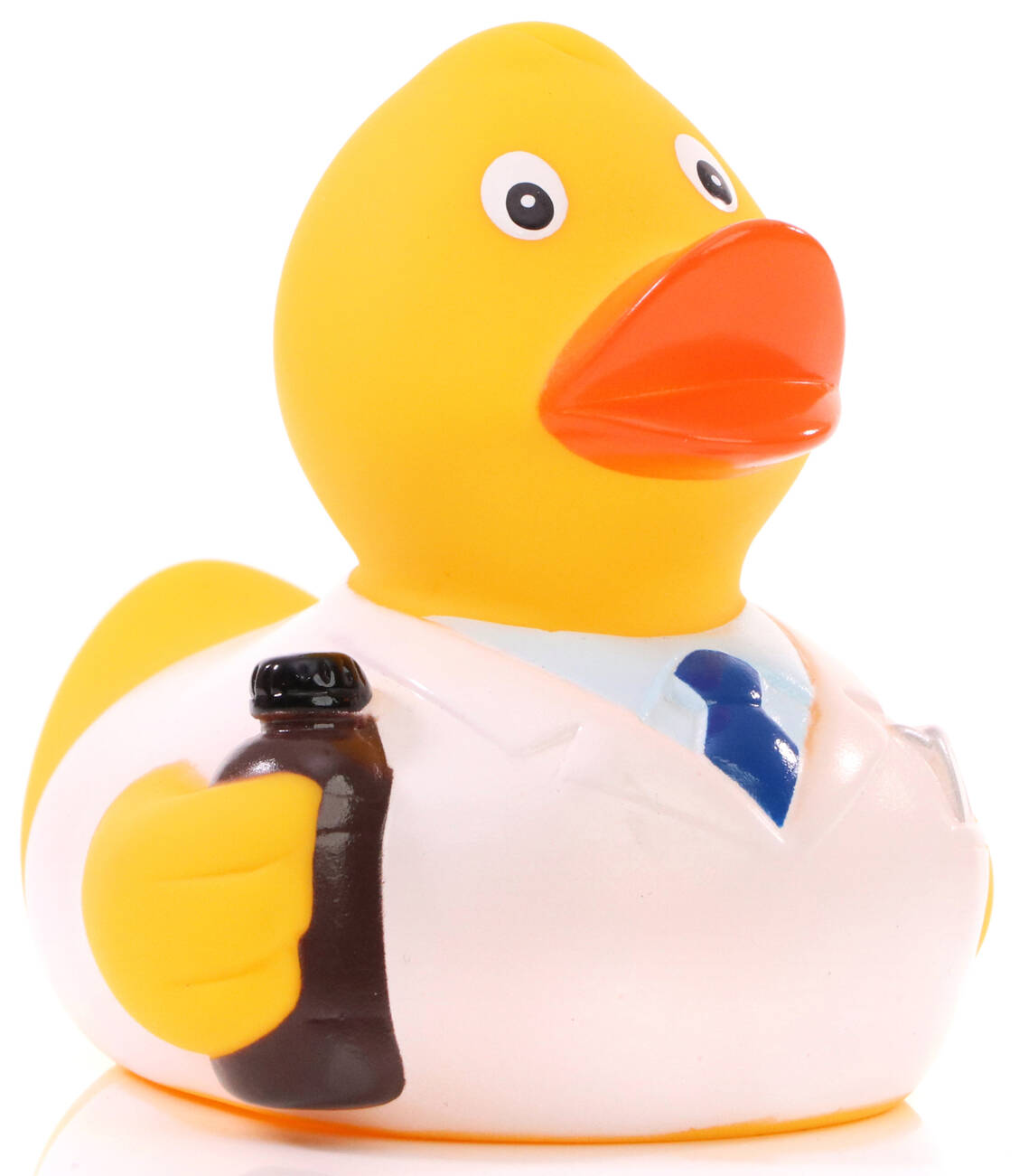 Der freundlich quietschende Badewannen-Pharmazeut darf mit ins Wasser.  / Foto: mbw Vertriebsges.mbH