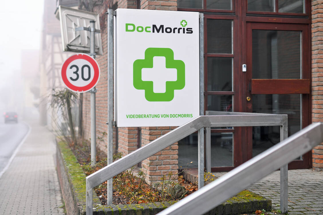 Die Versandapotheke Doc Morris darf auch weiterhin keine Apothekenautomaten betreiben. / Foto: dpa/Uwe Anspach