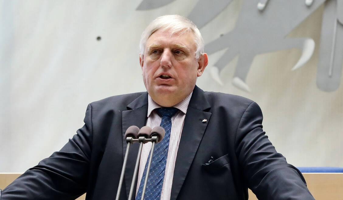 NRW-Gesundheitsminister Karl-Josef Laumann (CDU) setzt sich weiterhin für das Verandhandelsverbot von verschreibungspflichtigen Arzneimitteln aus dem Ausland ein, um die Gleichpreisigkeit und fairen Wettbewerb für die Vor-Ort-Apotheken zu gewährleisten.   / Foto: PZ/Mueller (Archiv)
