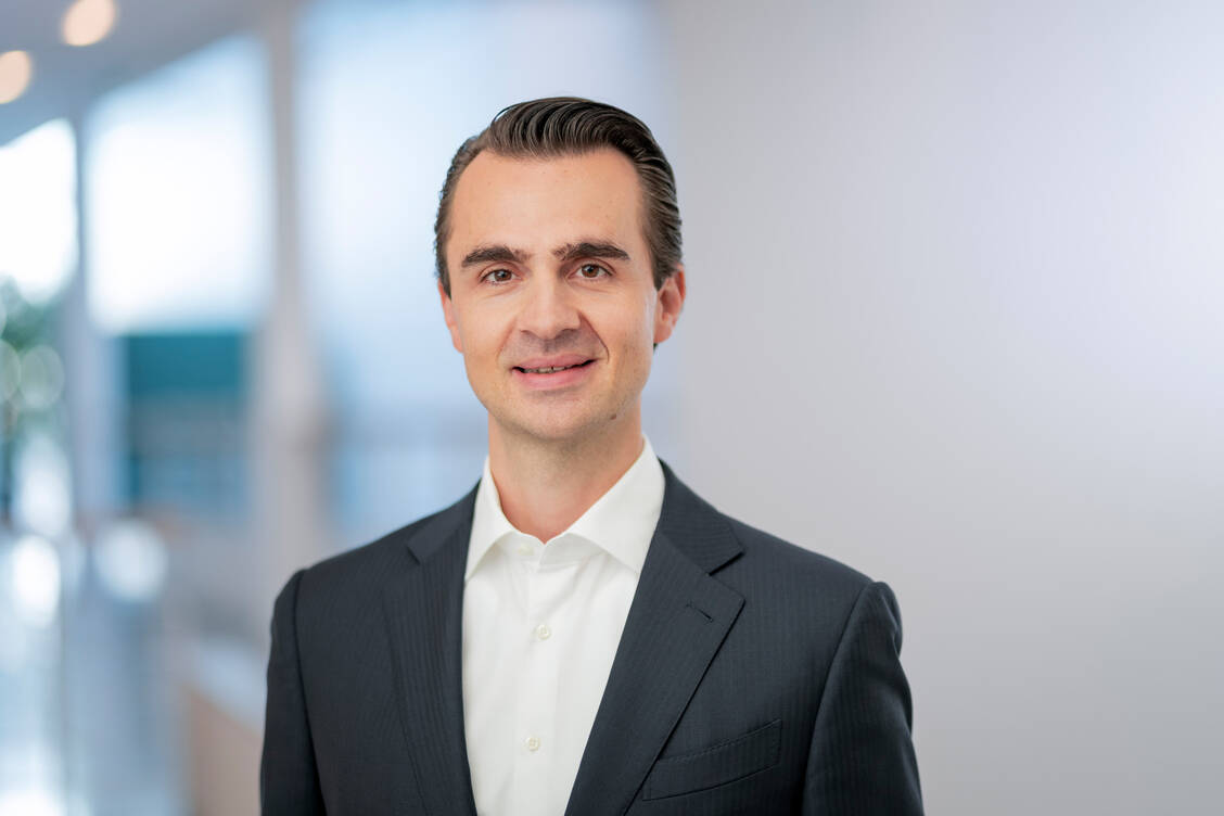 Phillip Zöller hat am 1. Juli 2020 den Vorsitz der Geschäftsführung von Infectopharm übernommen. Der Apotheker führt das Familienunternehmen in zweiter Generation. / Foto: Infectopharm