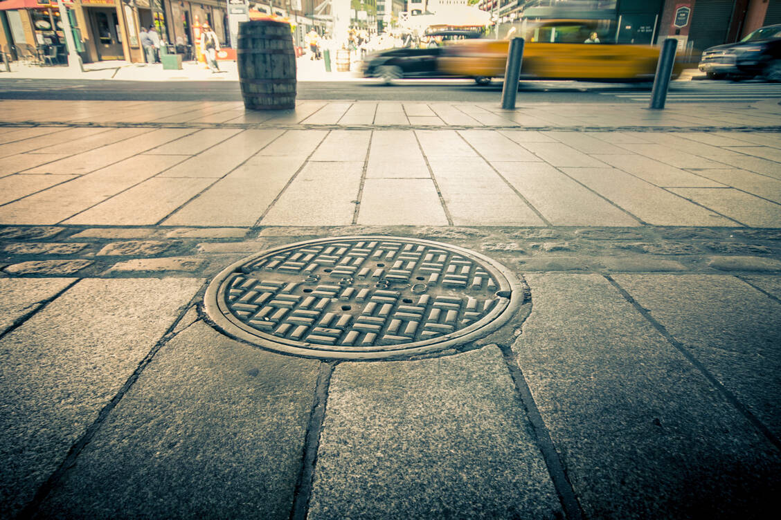 Ergebnisse von Abwasseranalysen in New York legen die Ausbreitung von Polio in der Bevölkerung nahe. / Foto: Adobe Stock/littleny