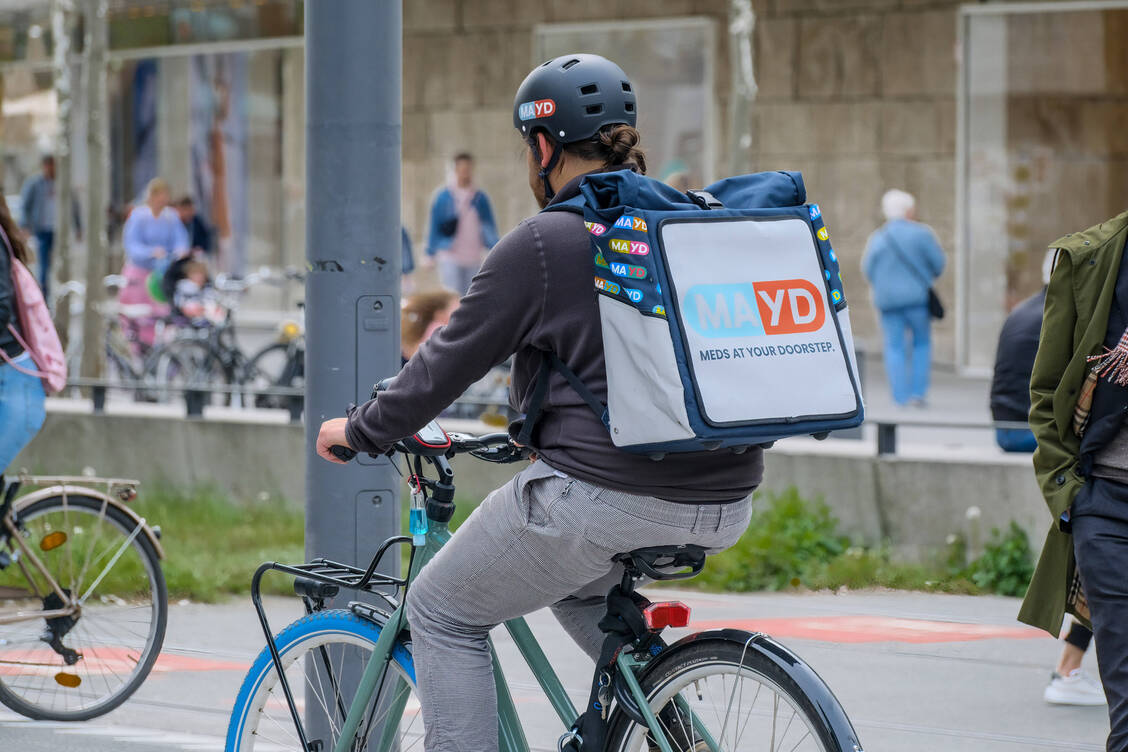 Aus Sicht des Landgerichts Berlin gelten die Ladenschlusszeiten auch für Arzneimittel-Lieferdienste. / Foto: IMAGO/Michael Gstettenbauer