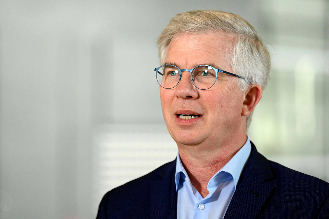 »Mit einer Neuausrichtung der GKV könnten wir, wie es auch notwendig ist, unsere Leistungsträger ganz anders honorieren«, so der gesundheitspolitische Sprecher der FDP-Bundestagsfraktion, Andrew Ullmann. / © IMAGO/Future Image
