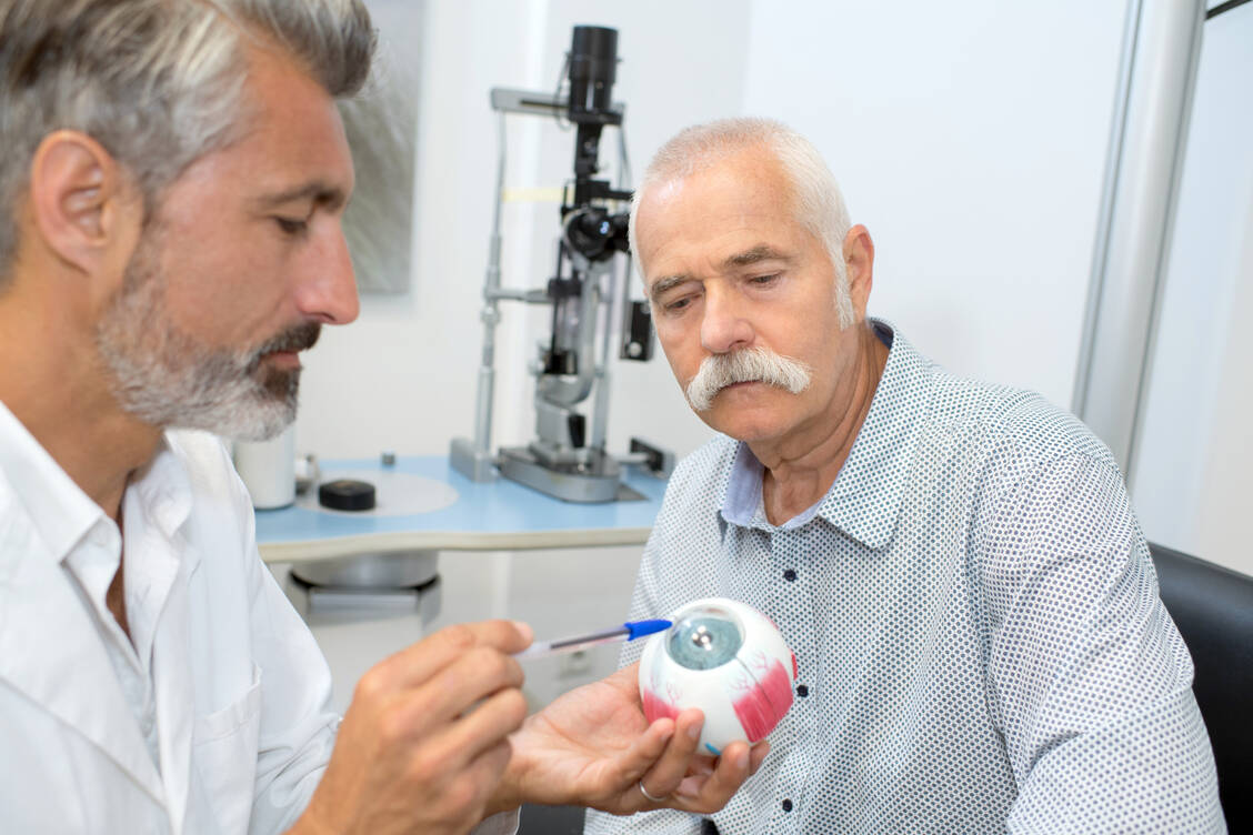 Im ersten Quartal 2022 sind die Umsätze der niedergelassenen Ärztinnen und Ärzte im Schnitt leicht gestiegen, im zweiten Quartal gesunken. Das zeigen aktuelle Zahlen der KBV. / Foto: Adobe Stock/auremar