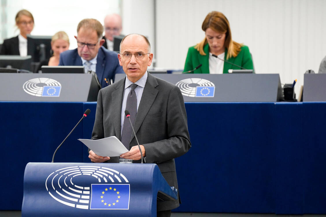 Der Gesundheitssektor muss eine größere Rolle im EU-Binnenmarkt spielen, meint Enrico Letta. Gelingen soll das durch mehr Wissensaustausch. / © European Union 2024 - Source : EP