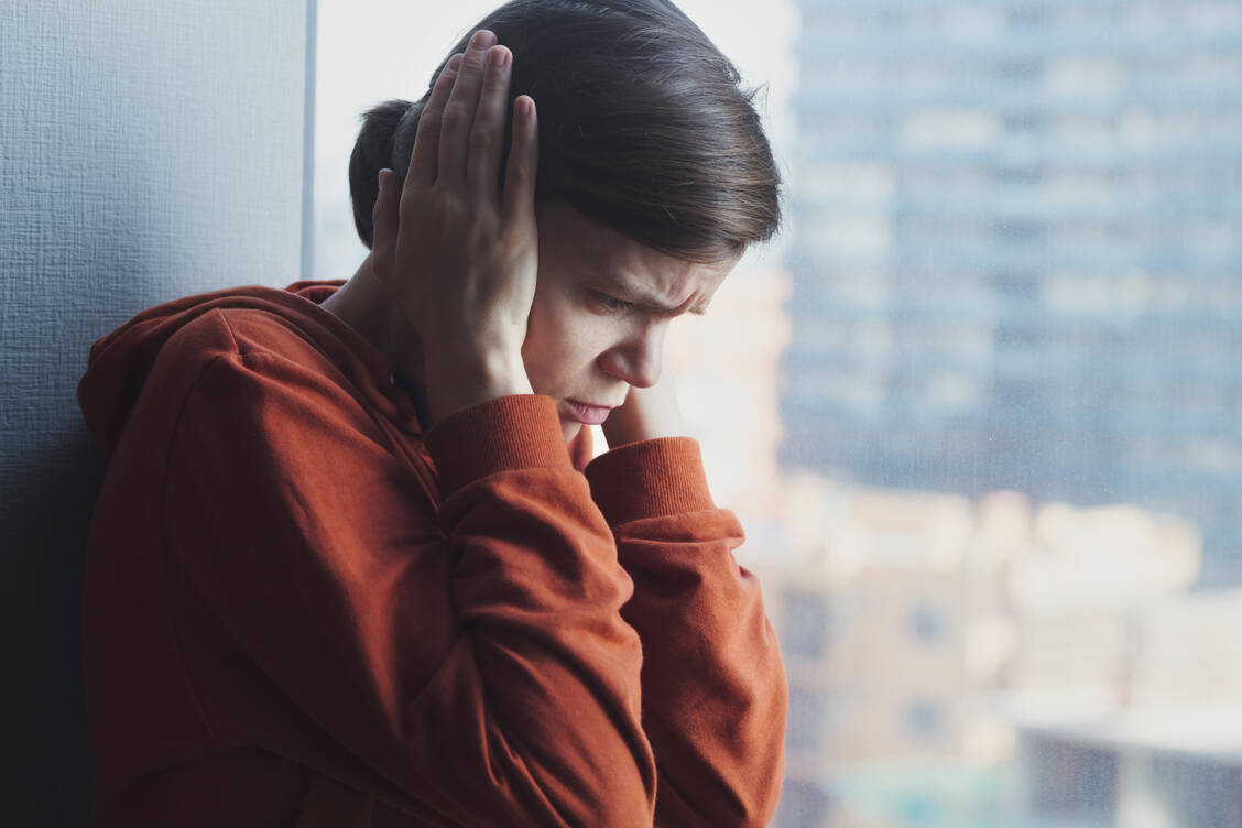 Beim sogenannten Shutdown ziehen sich autistische Menschen zurück und sind nicht mehr ansprechbar. / Foto: Adobe Stock/zakalinka