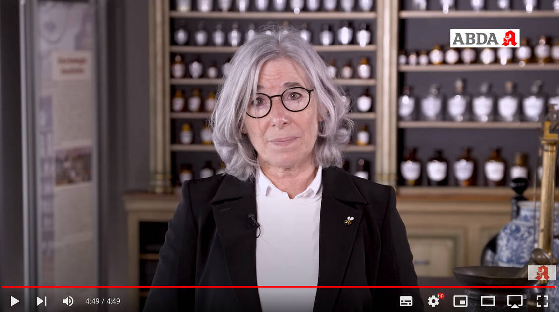 ABDA-Präsidentin Gabriele Regina Overwiening bedankt sich in einer Videobotschaft bei den Apothekenteams für die große Beteiligung an den Protestmaßnahmen. / Foto: Screenshot ABDA