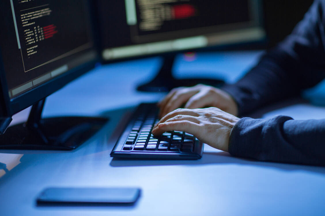 Hacker hatten sich Ende Dezember Zugang zur Telematik-Infrastruktur verschafft. Die Gematik arbeitet derzeit daran, das Datenleck zu schließen. / Foto: Adobe Stock/lev dolgachov