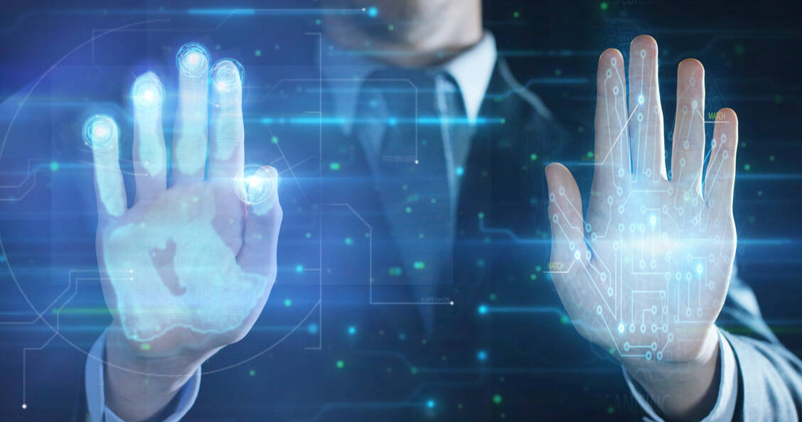 Arztbesuch 2.0: Keine Versicherungskarte dabei? Kein Problem – einfach die Hand hinhalten.  / © Shutterstock
