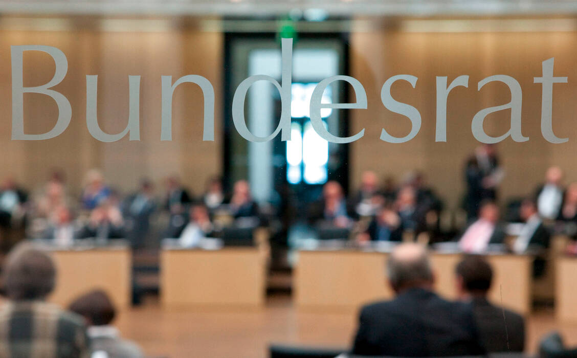 Die Corona-Sonderregeln werden künftig an die epidemische Notlage geknüpft. Dem stimmte die Länderkammer heute zu. / Foto: PZ/Zillmer