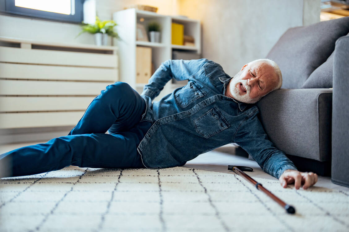 Vorsicht: Etliche Medikamente können das Sturzrisiko erhöhen. / © Shutterstock/Dragana Gordic