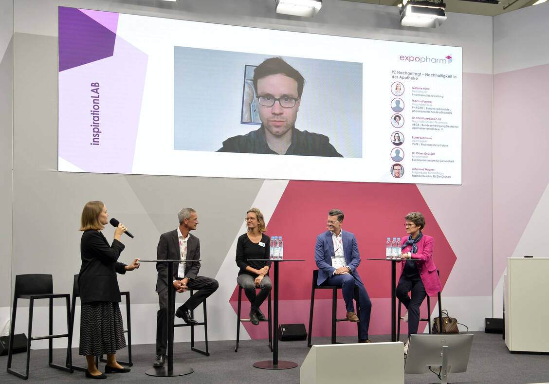 Nachhaltigkeit in der Apotheke war schon 2022 ein großes Thema (hier eine entsprechende PZ-Nachgefragt-Diskussionsrunde mit PZ-Redakteurin Melanie Höhn) – und wird es auch in diesem Jahr wieder sein. / Foto: Expopharm
