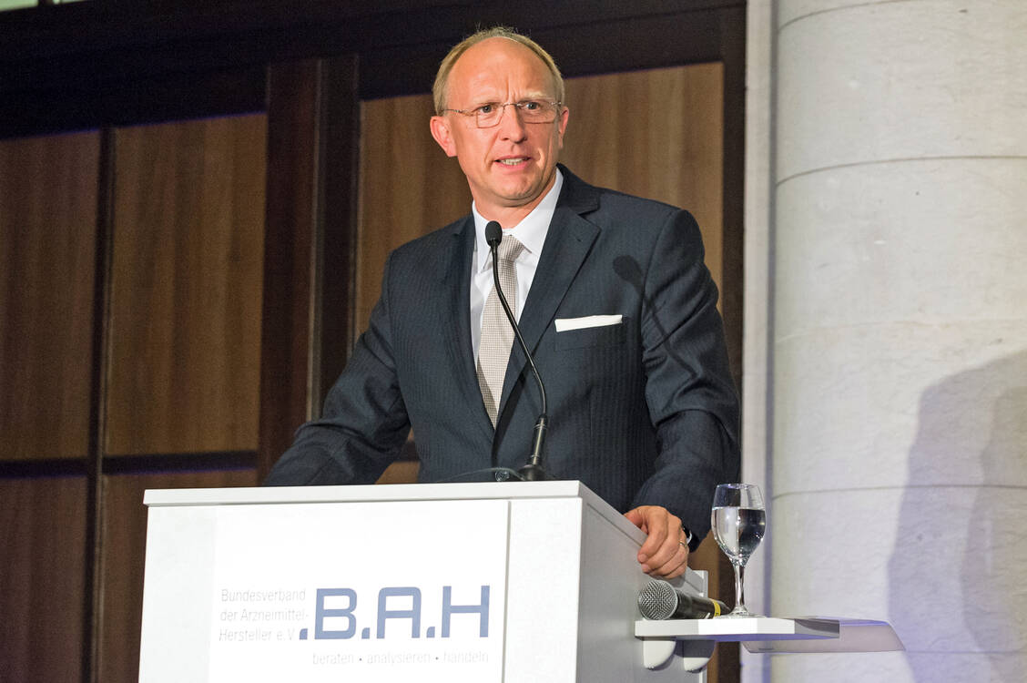 Der BAH-Vorstandsvorsitzende Jörg Wieczorek sieht mit dem Apotheken-Stärkungsgesetz die Offizinen in ihrer Bedeutung für die Arzneimittelversorgung aufgewertet. / Foto: BAH/Svea Pietschmann