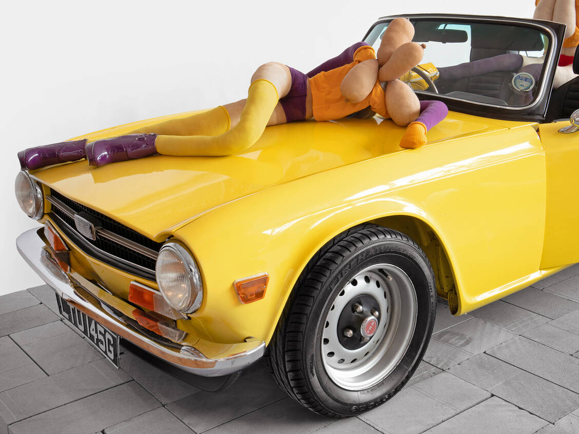 »Six Cent Soixante Six«, 2023 / © Sarah Lucas. Courtesy Sadie Coles HQ, London. Foto: Katie Morrison
