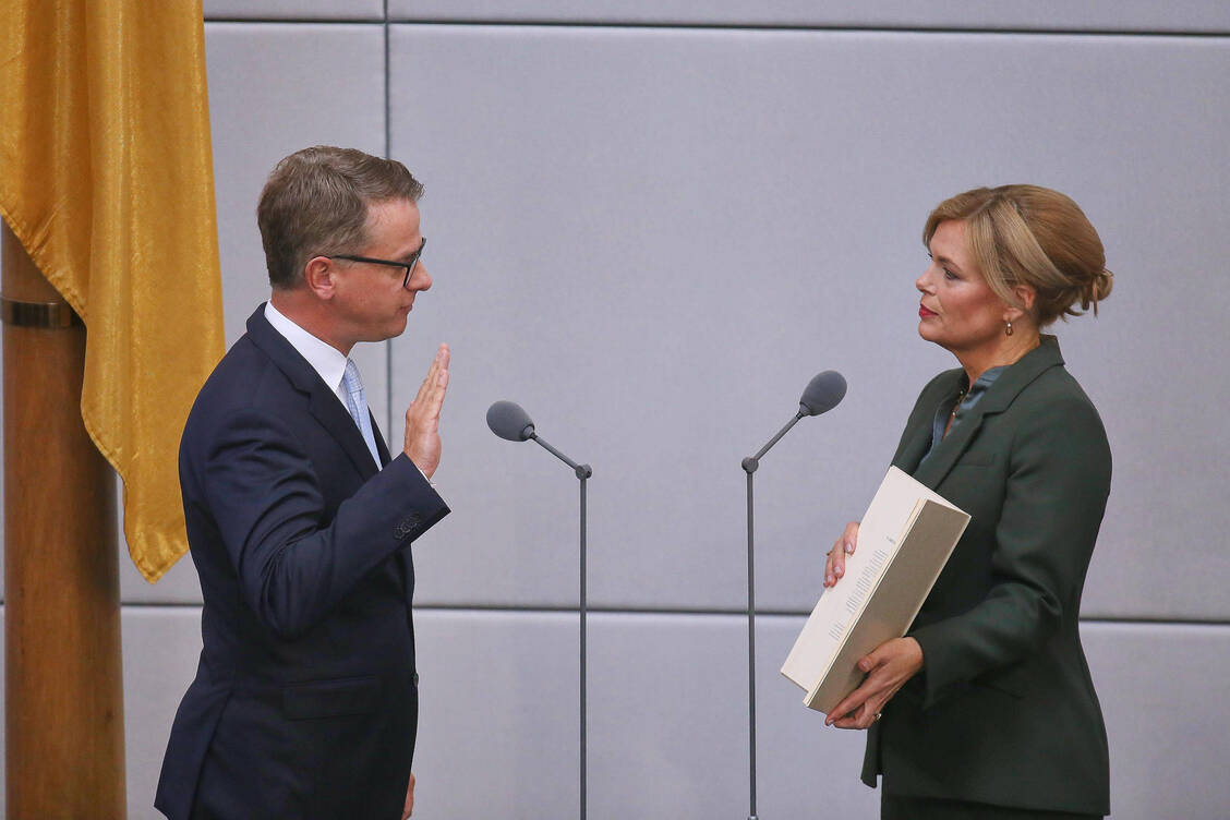 Carsten Linnemann wurde vor gut vier Wochen zum neuen Bundesgesundheitsminister ernannt, heute wurde er vereidigt. / © Imago/dts Nachrichtenagentur