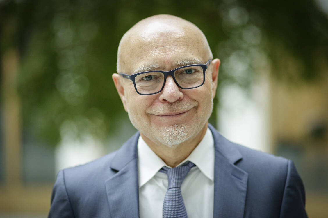Udo Di Fabio präsentierte das Gutachten beim DAV-Wirtschaftsforum.  / Foto: imago images / Reiner Zensen