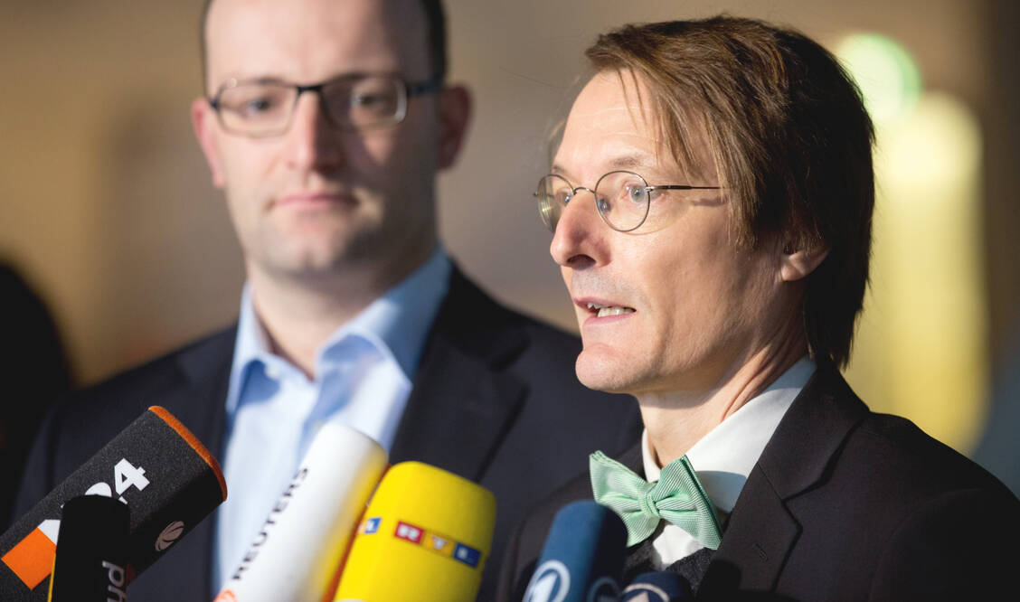 Der amtierende SPD-Fraktionsvize Professor Karl Lauterbach will sich auf seine Kandidatur für den Parteivorsitz konzentrieren.  / Foto: dpa