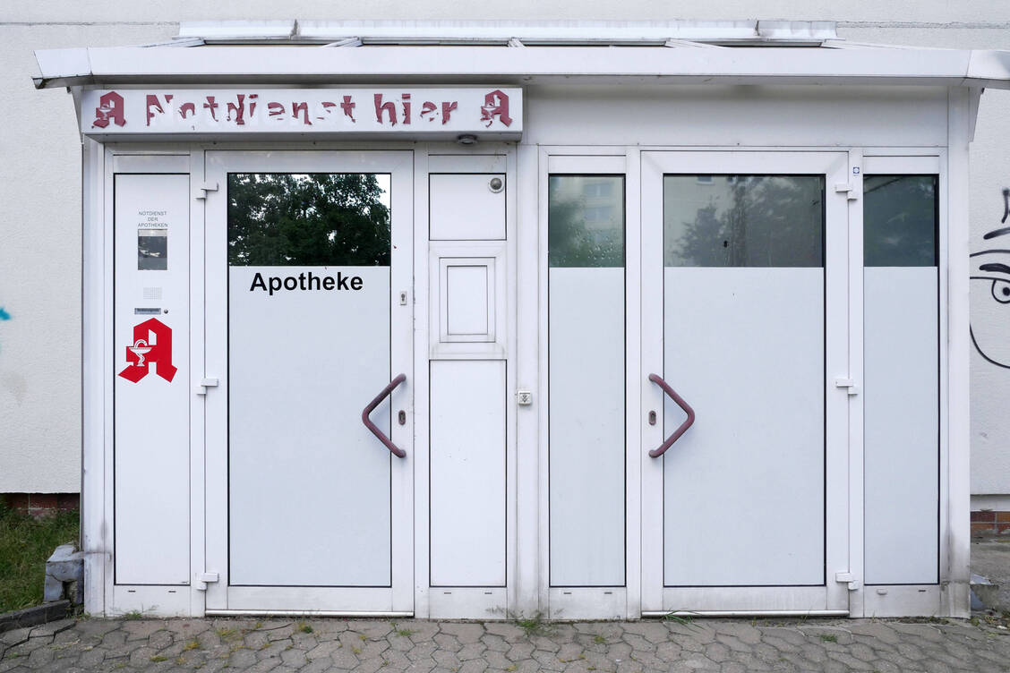 Im vergangenen Jahr verlor Deutschland 530 Apotheken.  / © IMAGO/Sabine Gudath
