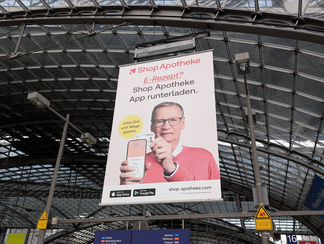 Versender-Werbung: Apothekerin Birgit Zimmermann schrieb eine Mail an Jauch, die Antwort kam nach drei Tagen. / © PZ/Brockfeld