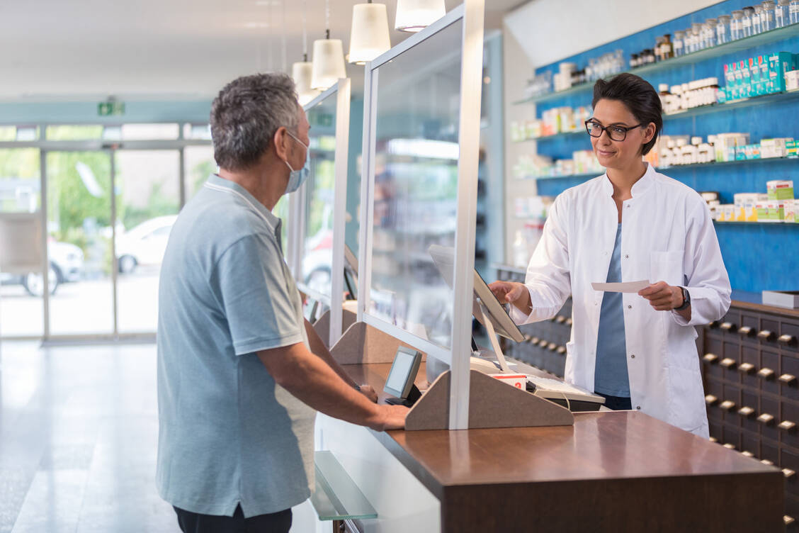 Das Papierrezept wird bald zur Rarität werden, die persönliche Beratung in der Apotheke bleibt. / Foto: ABDA