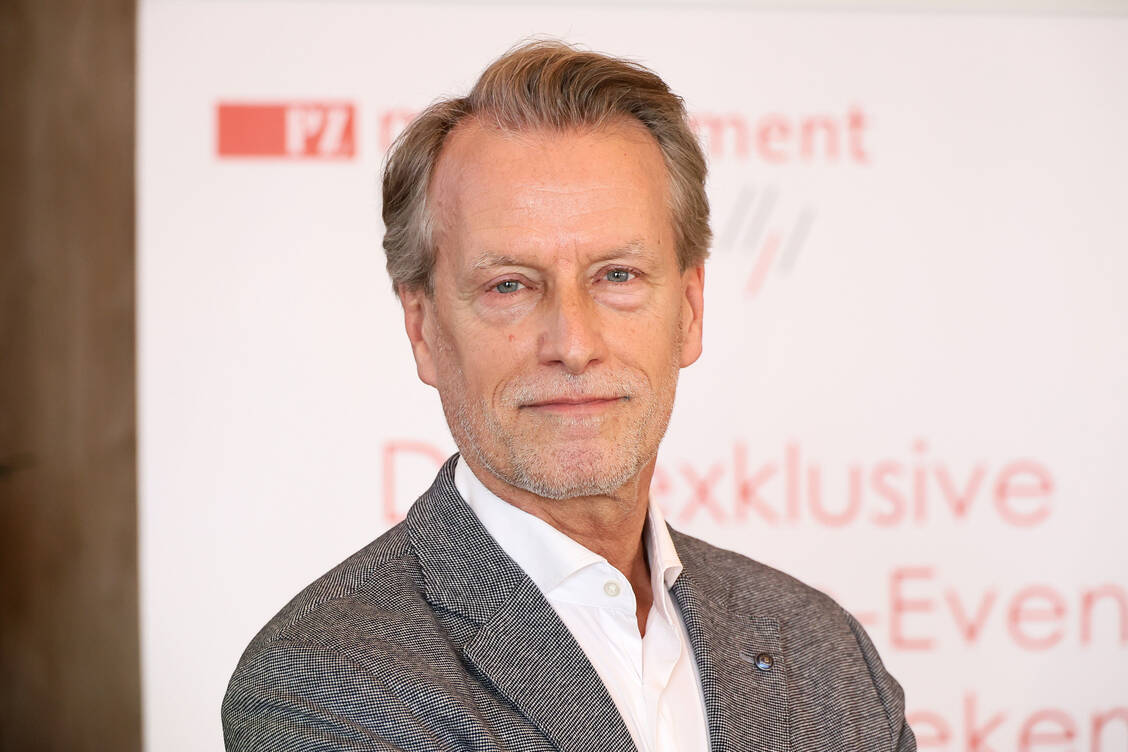 Robert Reimer referierte über Körpersprache aus Sicht eines Dirigenten. »Loslassen ist ein wichtiges Moment«, betonte er. / Foto: PZ/Alois Mueller