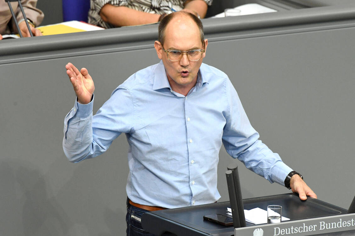 Über das »Gesetz für Daten und digitale Innovation im Gesundheitswesen« (GeDIG) debattierte am Donnerstagabend der Bundestag. / © Imago/Future Image