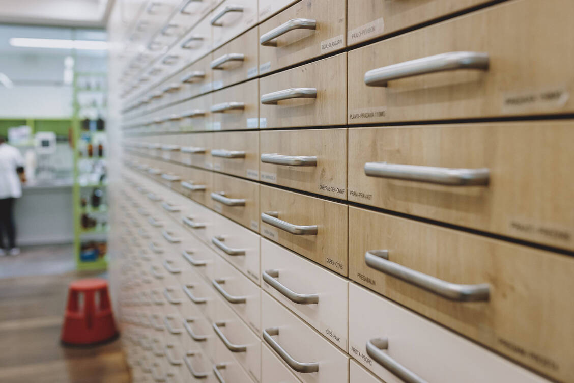 Weil am 7. April wichtige Sonderregeln auslaufen, müssen die Apotheken ihre Patienten ab dem 8. April wieder häufiger zurück zum Arzt schicken, wenn ein verordnetes Arzneimittel nicht verfügbar ist. / Foto: IMAGO/Eibner Europa