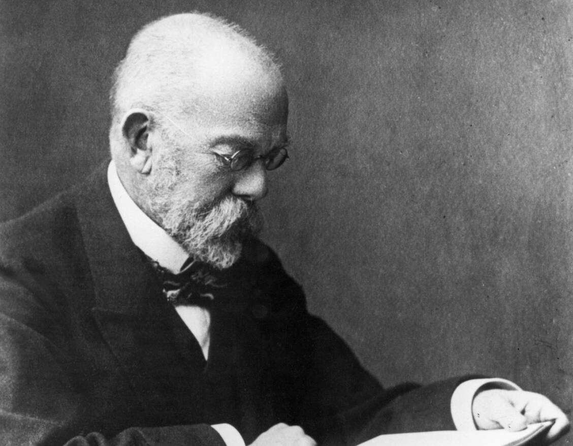 Der Bakteriologe Robert Koch (1843-1910) las gern. Doch nicht unbedingt die Publikationen von Max von Pettenkofer. / © Picture Alliance/akg-images