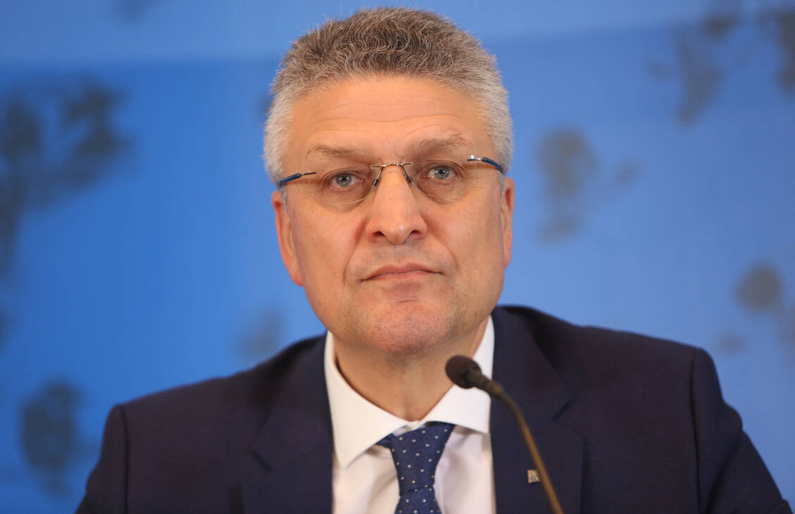 »Jeder kann dazu beitragen, dass sich das Coronavirus nicht so stark ausbreitet«, erinnerte Professor Dr. Lothar Wieler bei einer Pressekonferenz des RKI. / Foto: 2020 Getty Images