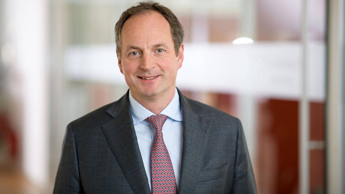 Der Diplom-Kaufmann Matthias Schellenberg kann langjährige Expertise im Bankwesen vorweisen.  / Foto: Merck Finck AG/ Jörg Koch