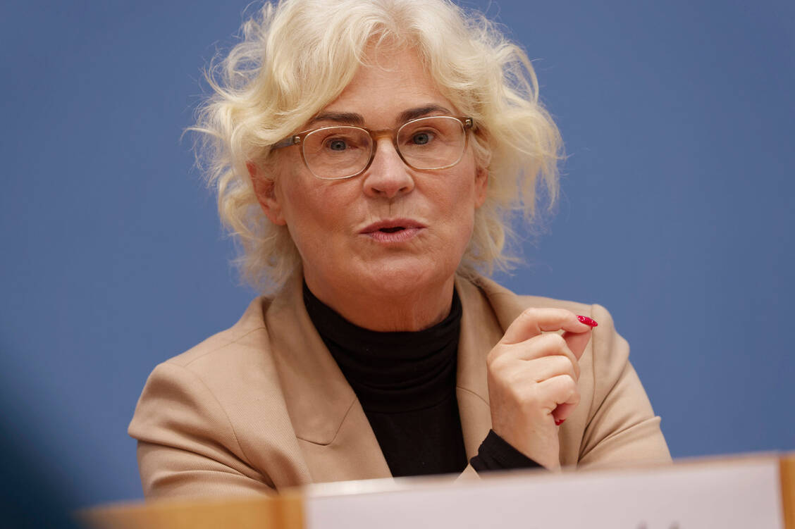 Bundesjustizministerin Christine Lambrecht (SPD) will beim Thema Impfpassfälschungen nun für Klarheit sorgen und durch eine Anpassung des Strafgesetzbuchs Rechtsunsicherheiten ausräumen.   / Foto: imago images/Jürgen Heinrich
