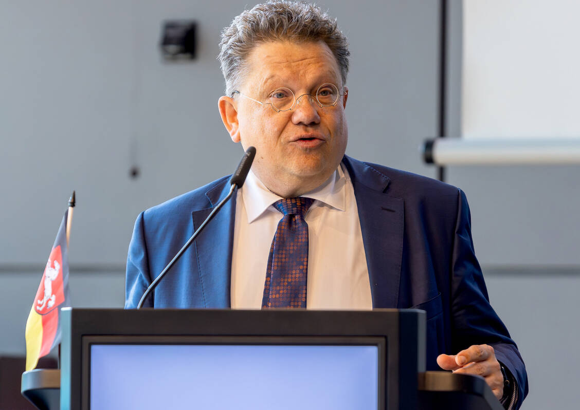 Die Vorschläge der Bundesländer sollen in den Entwurf des GeSiG einfließen, fordert Andreas Philippi, niedersächsischer Gesundheitsminister. / © LAV Niedersachsen/Holger Bulk