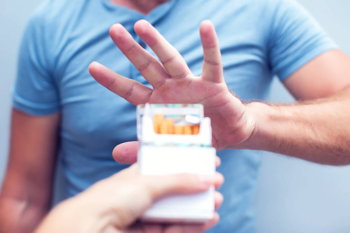 Viele Raucher haben den Wunsch, mit dem Rauchen aufzuhören. Nicht alle medikamentösen Optionen zur Tabakentwöhnung scheinen dabei gleich wirksam zu sein.  / Foto: Adobe Stock/Aleksej