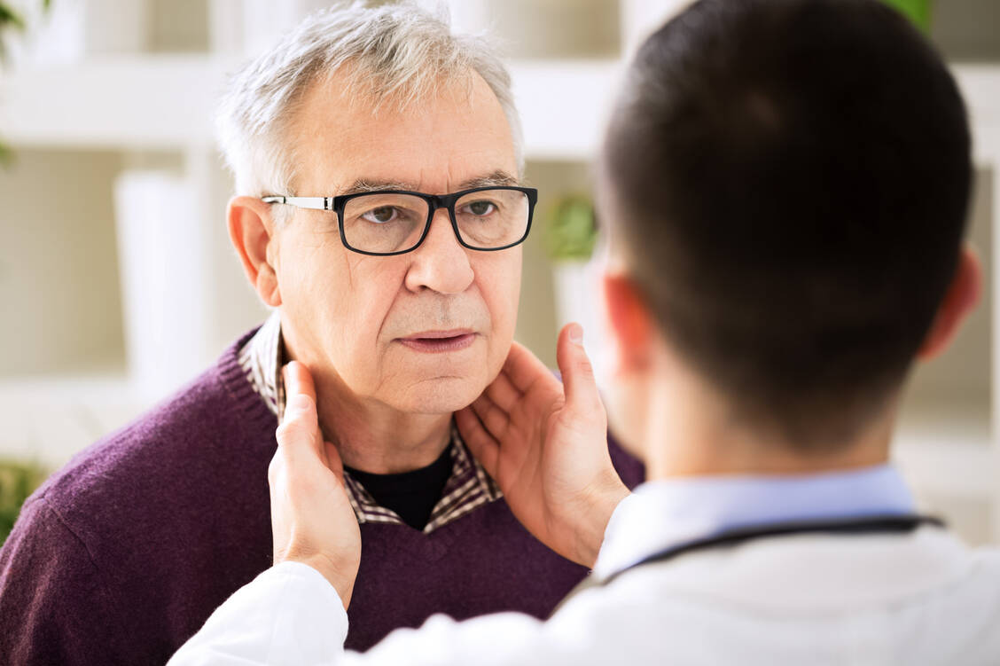 Vergrößerte Lymphknoten können ein erstes Anzeichen für ein diffus großzelliges B-Zell-Lymphom sein.  / Foto: iStock/didesign021