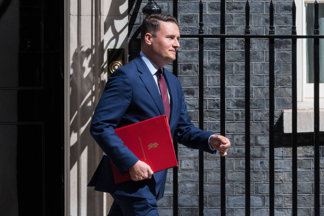 Vom Gesundheitsminister zum Parteivorsitz – Wes Streeting kandidiert.  / © Imago / Zuma Press