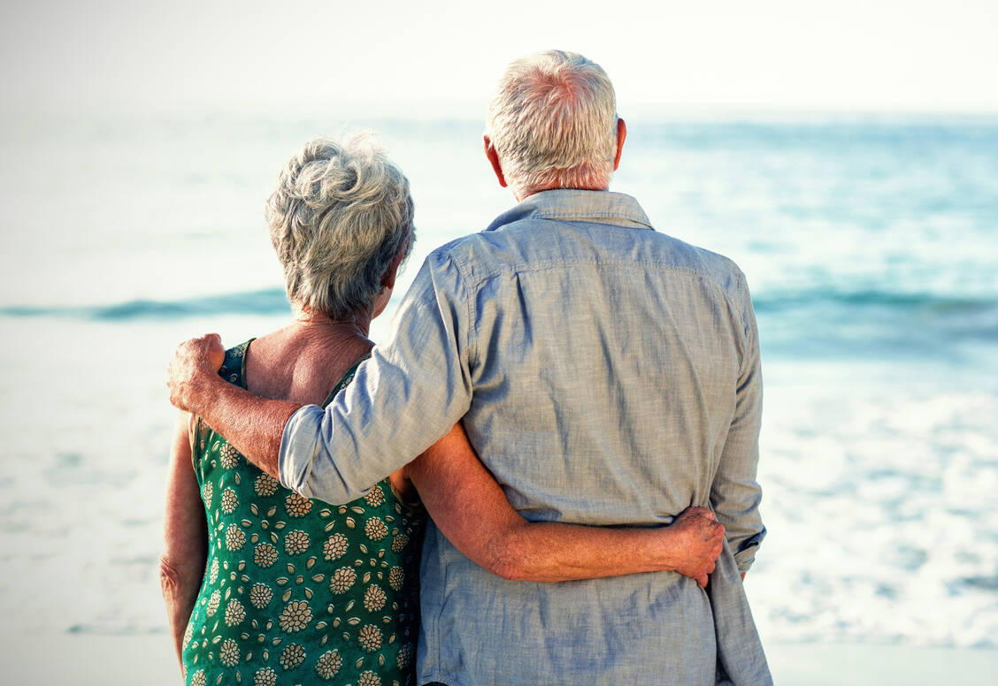 Die gute Nachricht zuerst: Auch Menschen mit einer Herzerkrankung müssen nicht auf einen Urlaub verzichten. Bei der Vorbereitung gibt es allerdings ein paar Dinge zu beachten. / Foto: Adobe Stock/vectorfusionart