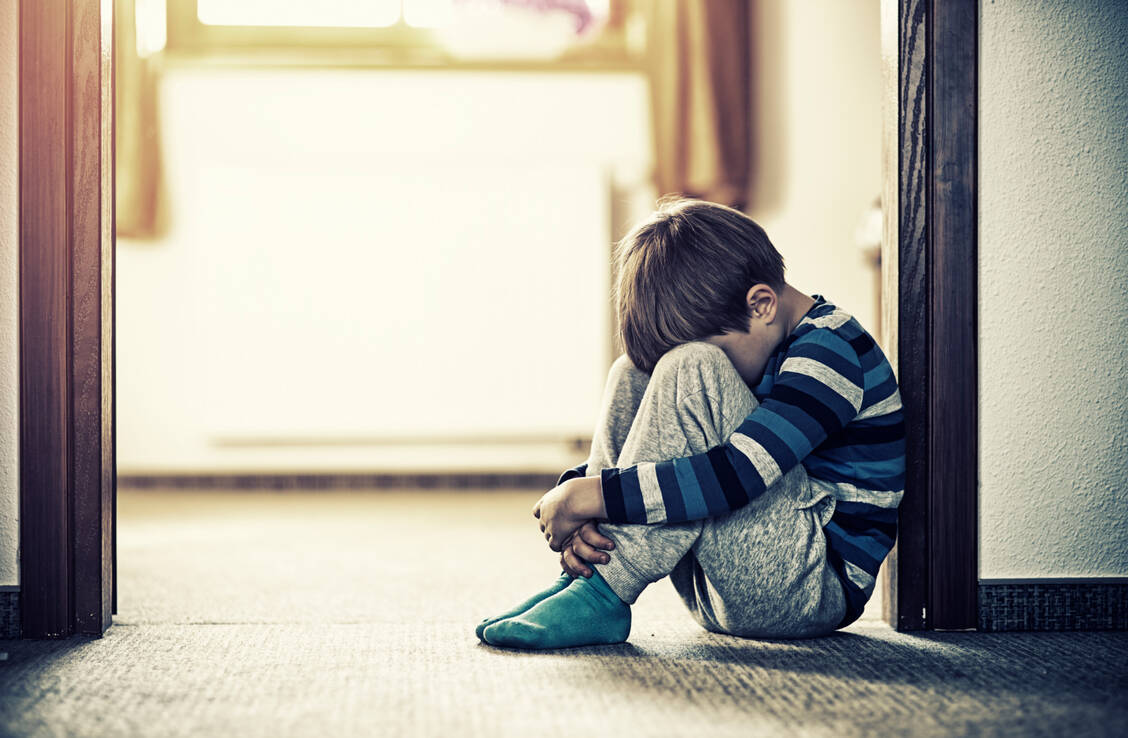 In niedersächsischen Kliniken und Heimen bekamen schätzungsweise 4 Prozent der aufgenommen Kindern bis in die 1970er-Jahre teils nicht zugelassene Psychopharmaka, um sie ruhig zu stellen, so eine Studie. / Foto: Getty Images/Imgorthand