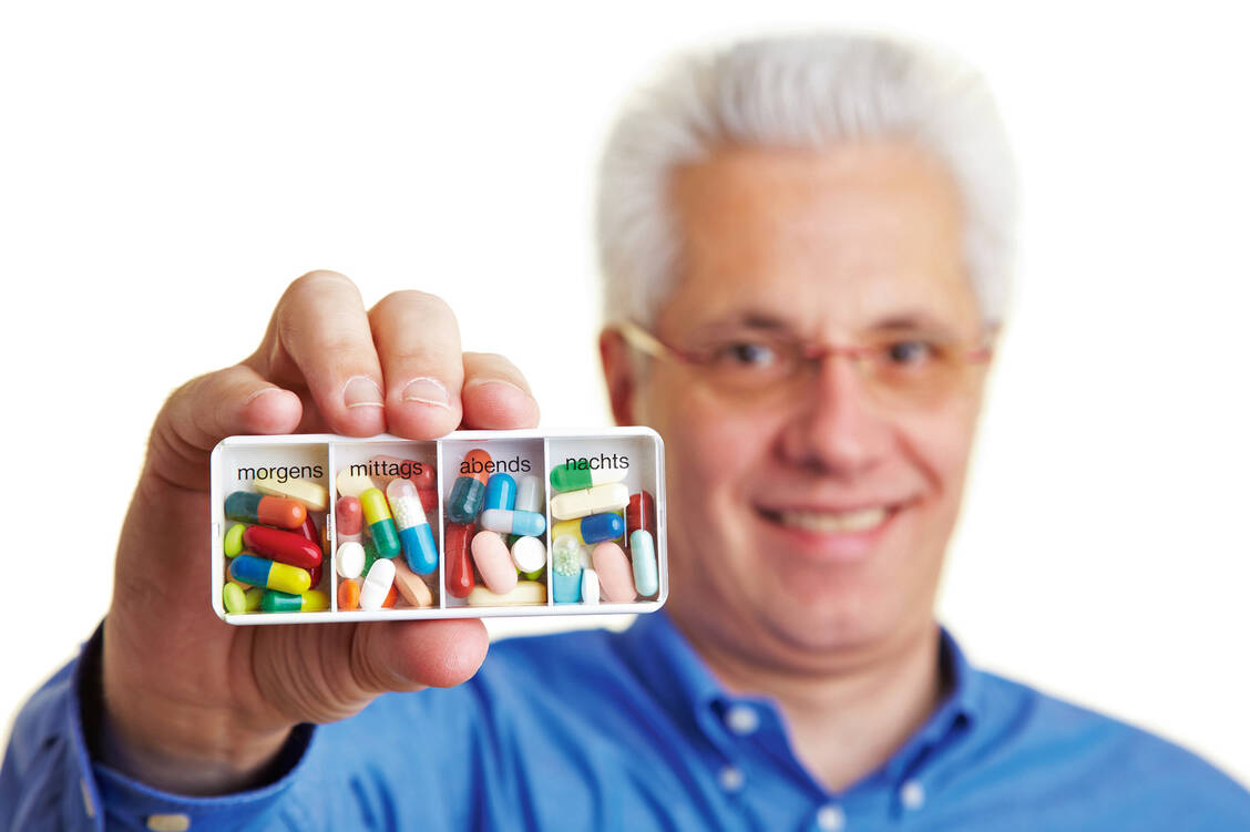 Je mehr Medikamente ein Patient jeden Tag einnehmen muss, umso höher das Risiko für arzneimittelbezogene Probleme. Apotheker können dabei helfen, solche ABP zu identifizieren – und zu lösen. / Foto: Fotolia/Robert Kneschke