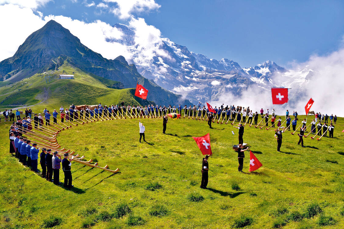 Die Schweiz hat nicht nur landschaftlich viel zu bieten. Auch der Arbeitsmarkt ist für deutsche Ärzte und Pfleger attraktiv. Foto: Imago/imagebroker