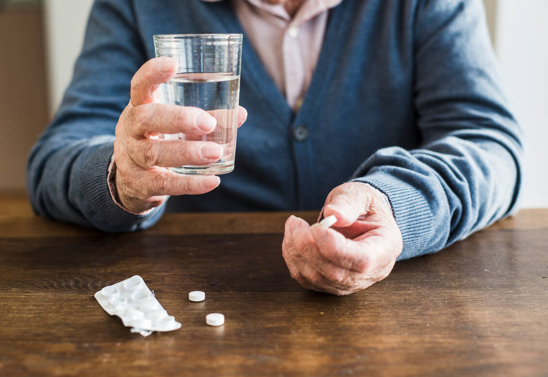 Bei Erwachsenen sind Medikamente nach Insektengiften die häufigsten Auslöser für Anaphylaxie. / Foto: Getty Images/Westend61