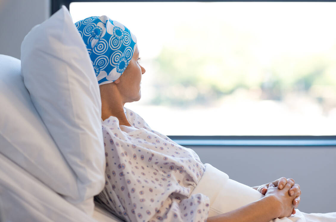Frauen mit dreifach negativem Brustkrebs haben meist eine schlechte Prognose. Ein neues Antikörper-Wirkstoff-Konjugat könnte bald die Therapieoptionen erweitern. / Foto: Adobe Stock/Rido