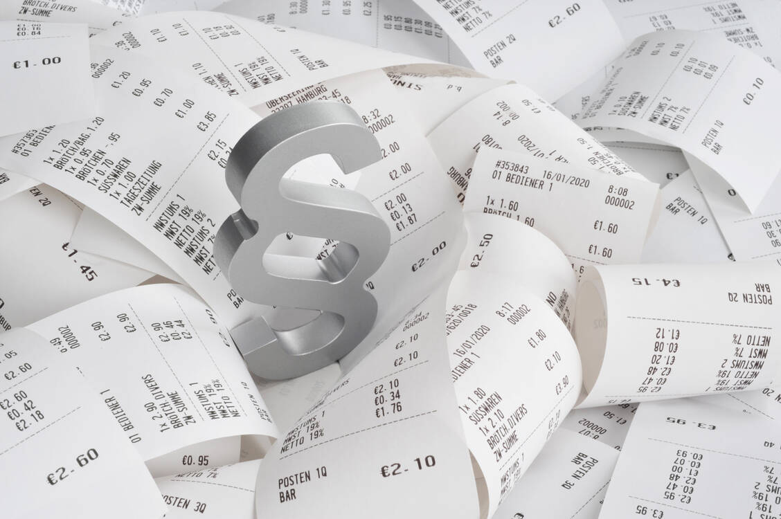 Weniger Papier ist möglich: Betriebe dürfen elektronische Bons auch als Download-Link, E-Mail oder per Near-Field-Communication bereitstellen. / Foto: Adobe Stock/nmann77