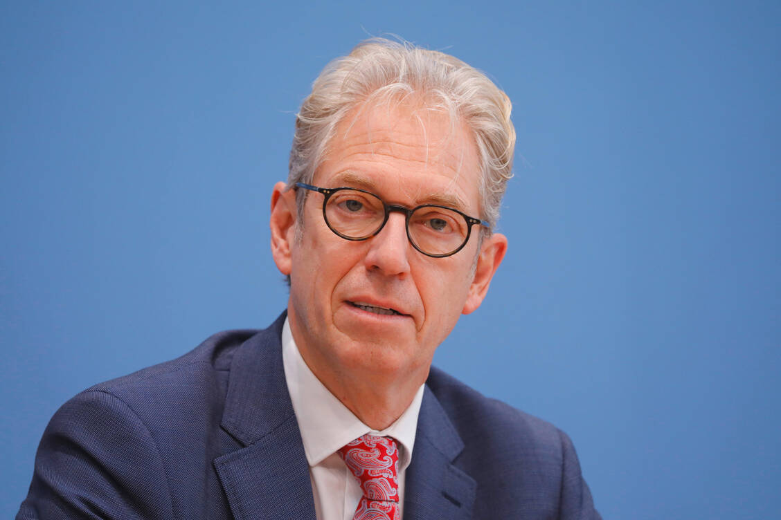 KBV-Chef Andreas Gassen möchte die derzeit geltenden Impfstoff-Bestellfristen für Ärzte flexibilisieren und vor allem verkürzen. / Foto: Imago Images/Metodi Popow