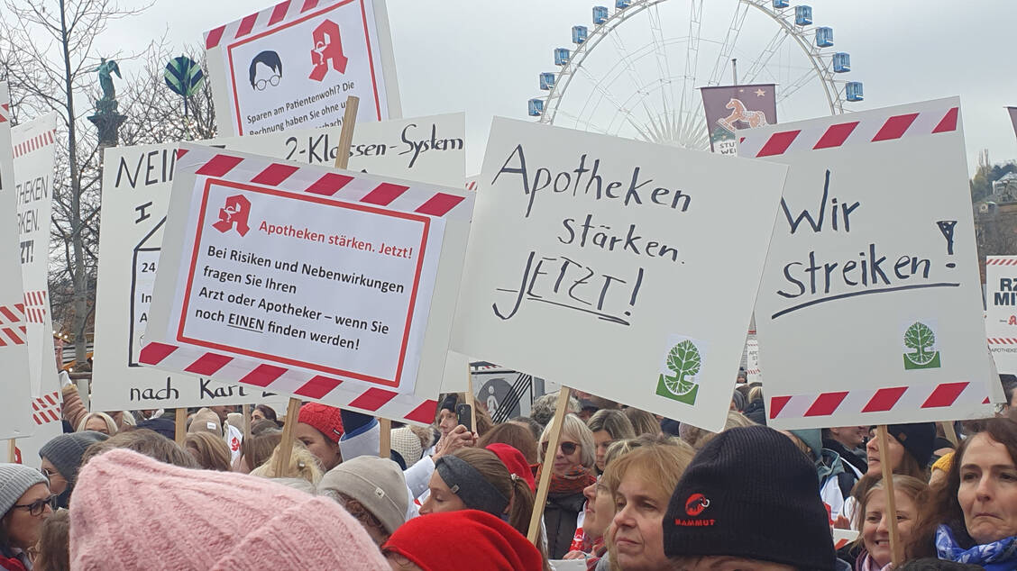 Die Protestierenden in Stuttgart bekamen heute deutliche Rückendeckung aus der Landespolitik Bayerns und Baden-Württembergs. / Foto: PZ